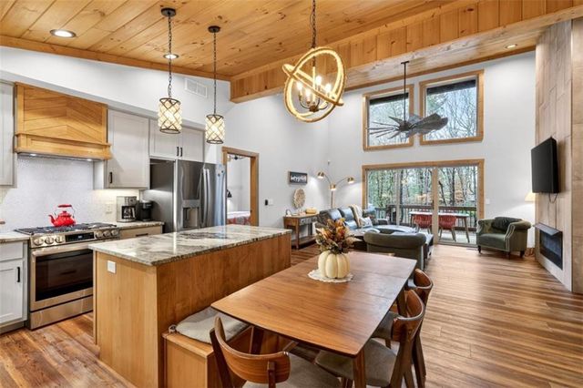 130 Orbit Lane, Ellijay, GA 30540