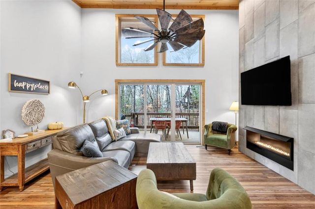 130 Orbit Lane, Ellijay, GA 30540