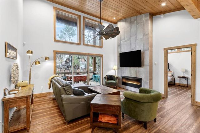 130 Orbit Lane, Ellijay, GA 30540