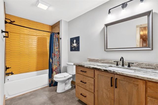 130 Orbit Lane, Ellijay, GA 30540