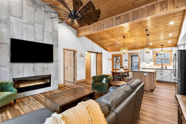 130 Orbit Lane, Ellijay, GA 30540