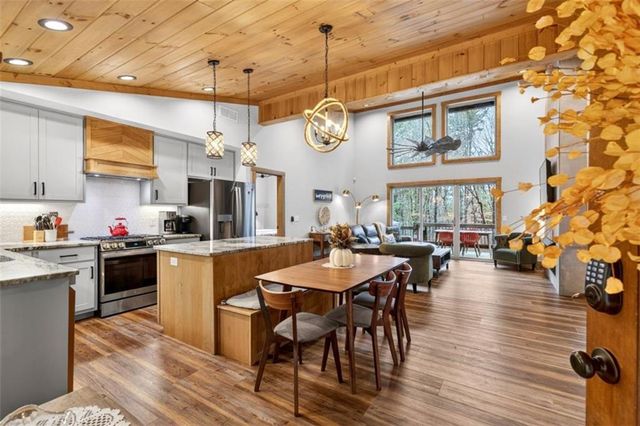 130 Orbit Lane, Ellijay, GA 30540