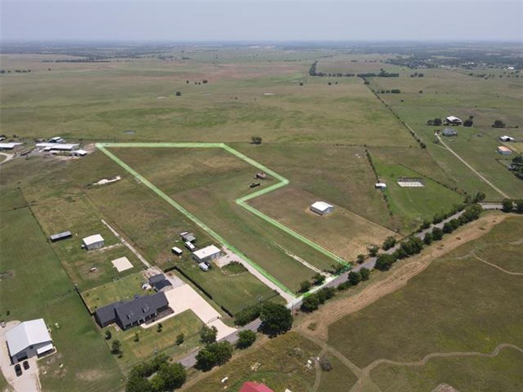 231 LONE ELM, Waxahachie, TX 75167