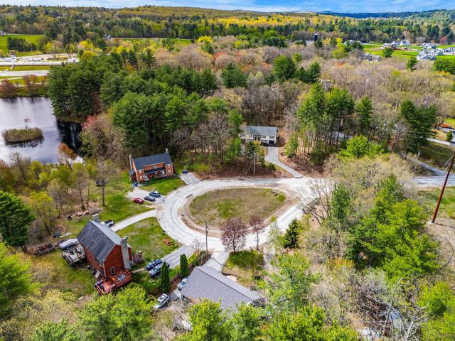 7B Kingston Way, Hudson, NH 03051