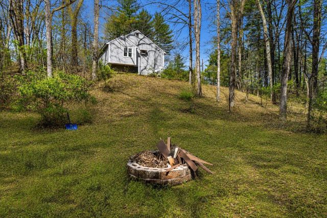 7B Kingston Way, Hudson, NH 03051