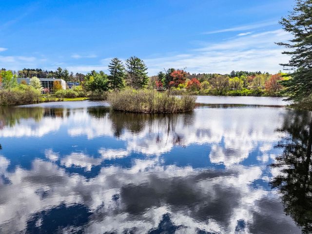 7B Kingston Way, Hudson, NH 03051