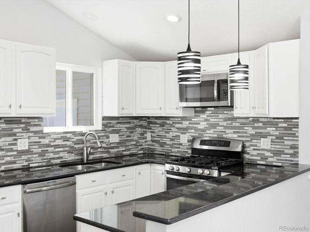 6691 Deframe Ct, Arvada, CO 80004