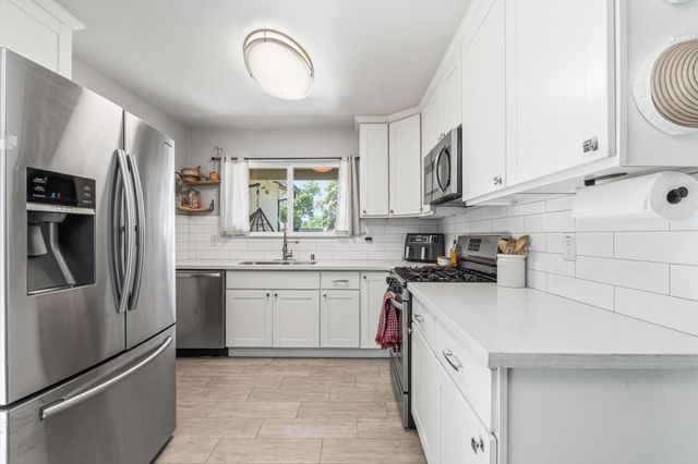 4037 Heather Hill Way, North Highlands, CA 95660
