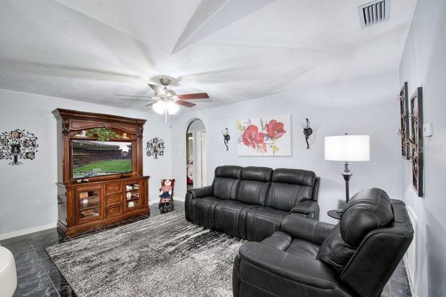 831 FORESTWOOD DR, Minneola, FL 34715
