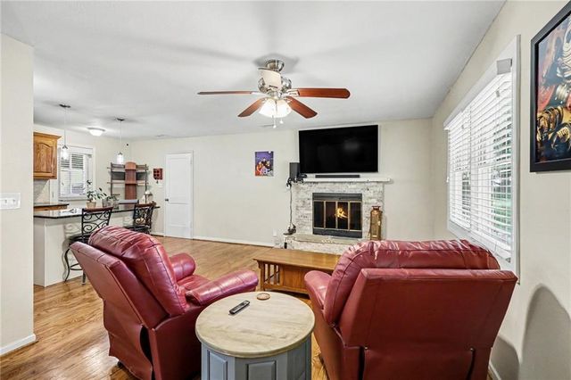 6401 W 82nd Terrace, Overland Park, KS 66204