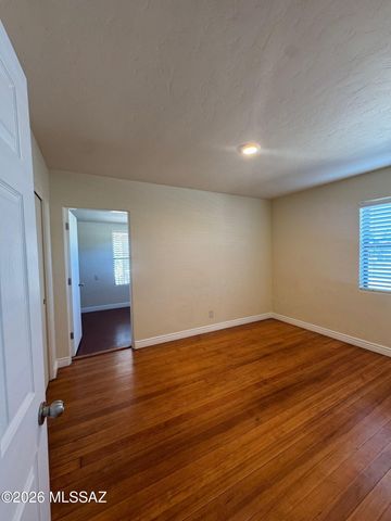 902 S Fremont Avenue, Tucson, AZ 85719