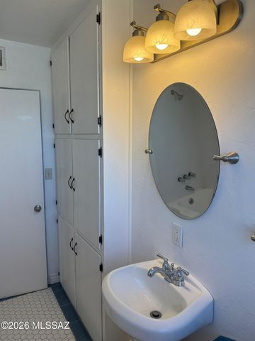 902 S Fremont Avenue, Tucson, AZ 85719