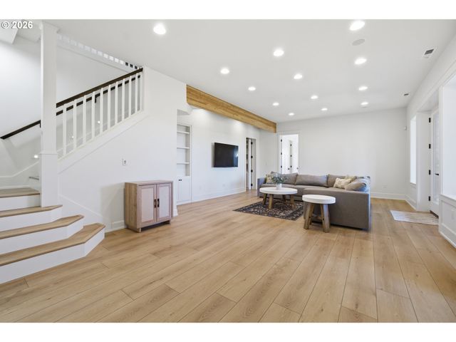 2355 TUSCANA Ave, Salem, OR 97306