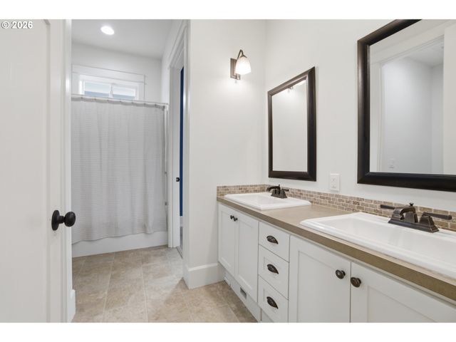 2355 TUSCANA Ave, Salem, OR 97306