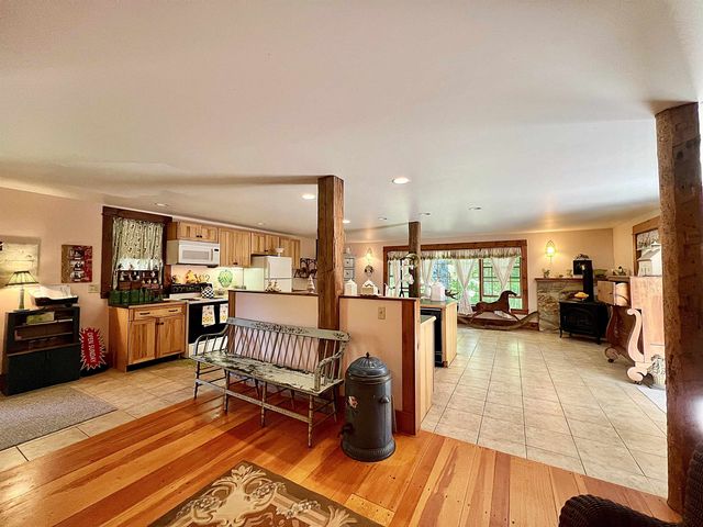 9 Templeton Turnpike, Fitzwilliam, NH 03447