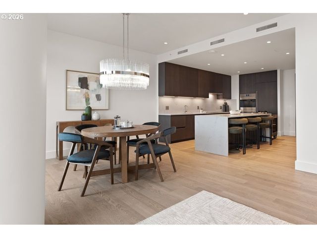 550 Sw 10TH Ave 2808, Portland, OR 97205