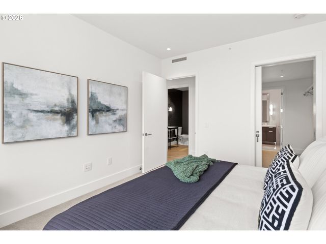 550 Sw 10TH Ave 2808, Portland, OR 97205