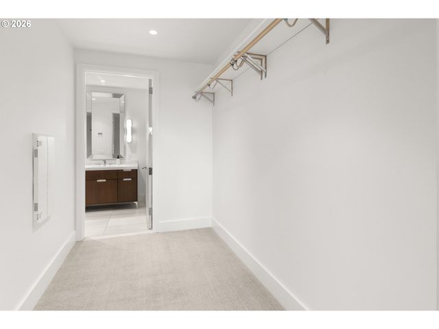 550 Sw 10TH Ave 2808, Portland, OR 97205