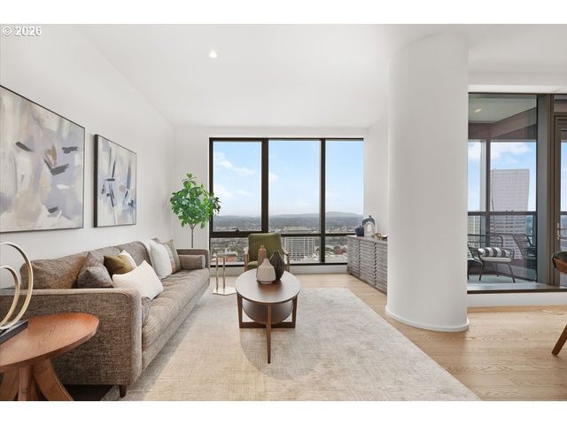 550 Sw 10TH Ave 2808, Portland, OR 97205
