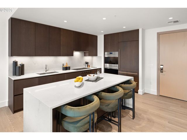 550 Sw 10TH Ave 2808, Portland, OR 97205