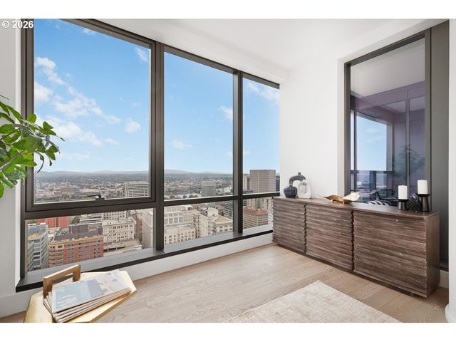 550 Sw 10TH Ave 2808, Portland, OR 97205
