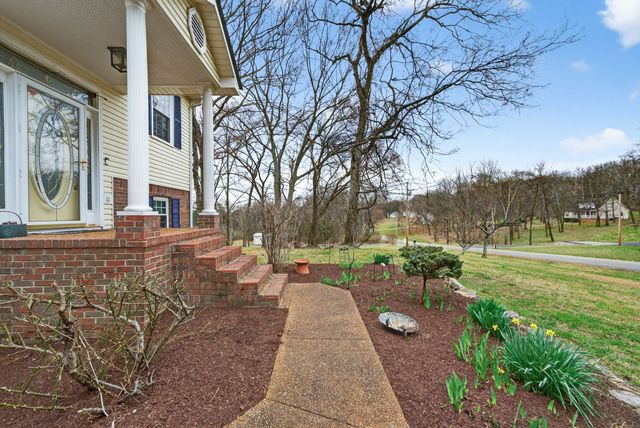 2109 Glencoe Rd, Culleoka, TN 38451