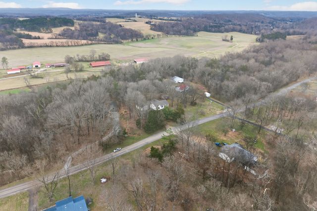 2109 Glencoe Rd, Culleoka, TN 38451