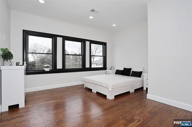 592 Fermery Drive, New Milford, NJ 07646