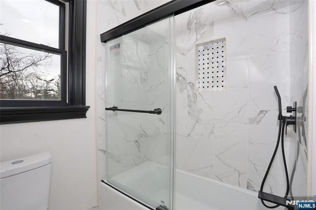 592 Fermery Drive, New Milford, NJ 07646