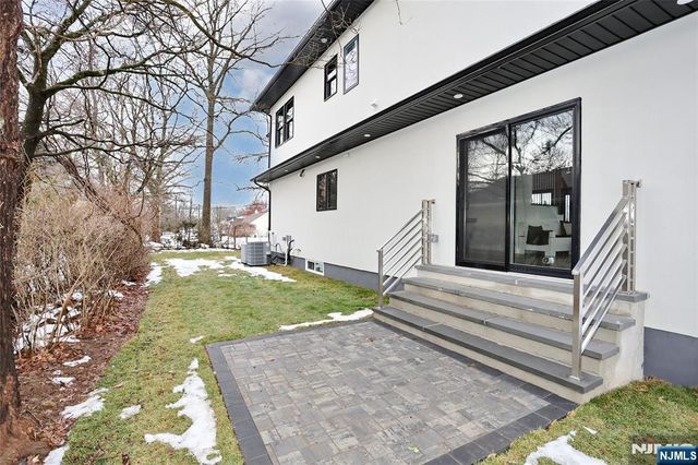 592 Fermery Drive, New Milford, NJ 07646