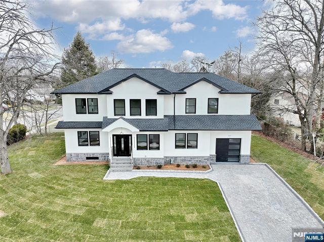 592 Fermery Drive, New Milford, NJ 07646