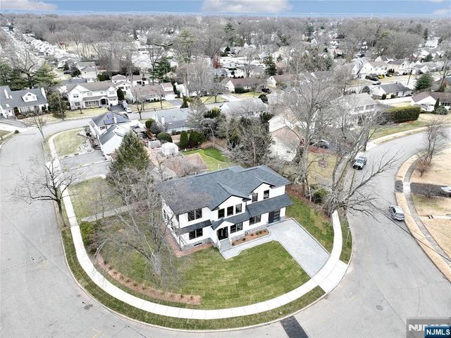 592 Fermery Drive, New Milford, NJ 07646