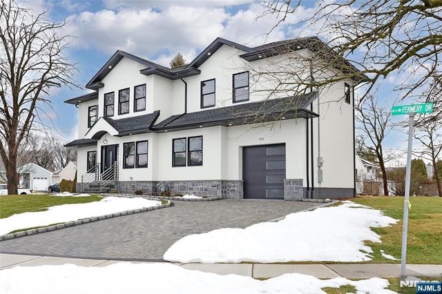 592 Fermery Drive, New Milford, NJ 07646