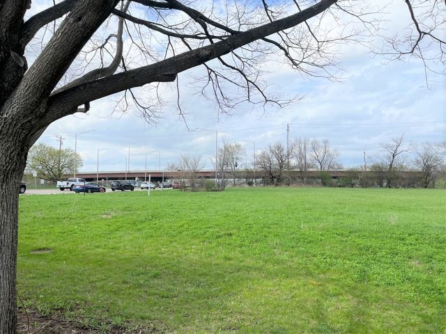 441 S Mclean Boulevard, Elgin, IL 60123