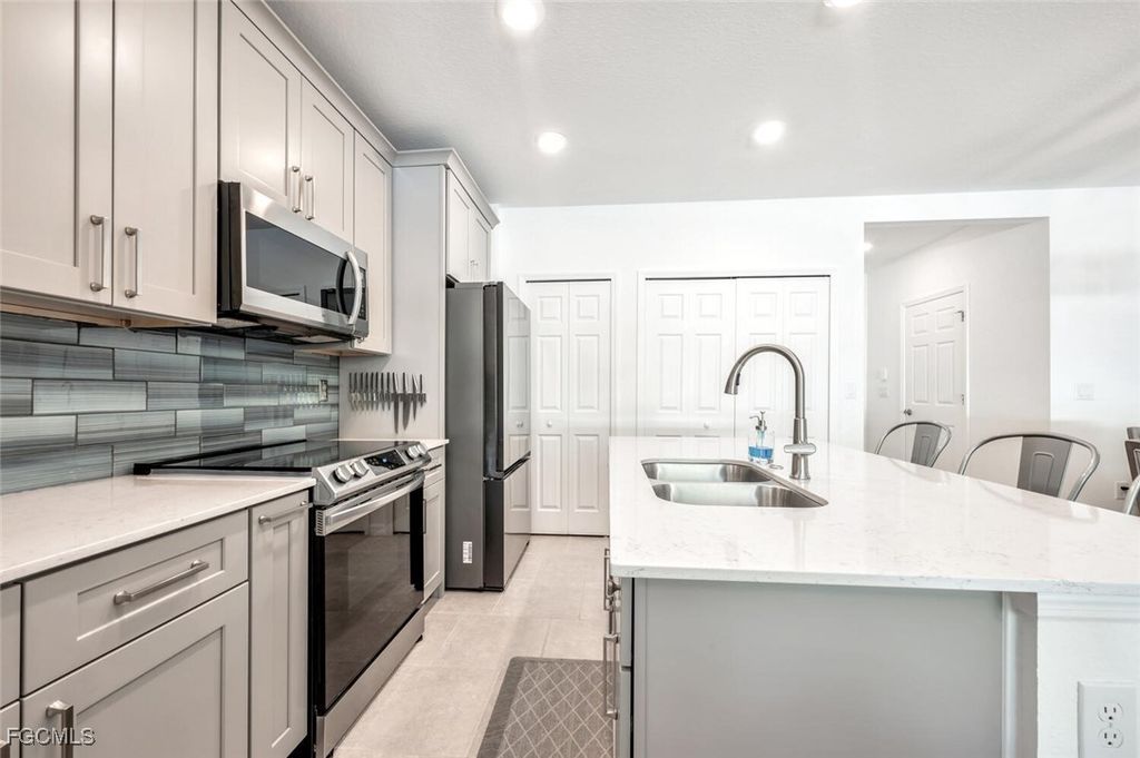 14195 Oviedo PL, Fort Myers, FL 33905