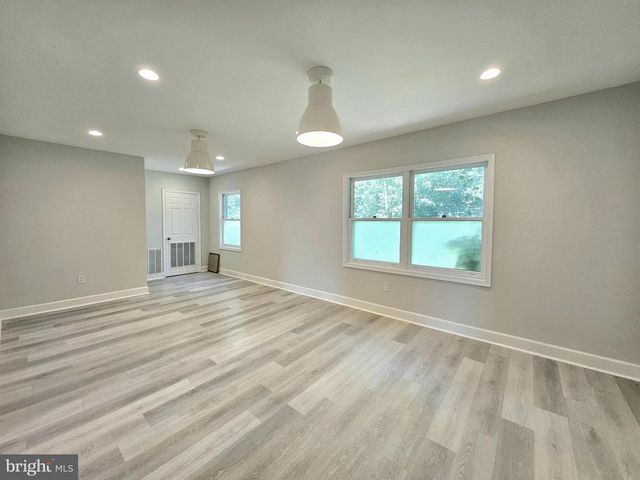 320-B MAPLE AVE E, Vienna, VA 22180