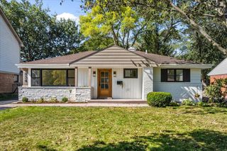 834 Meadowlark Lane, Glenview, IL 60025