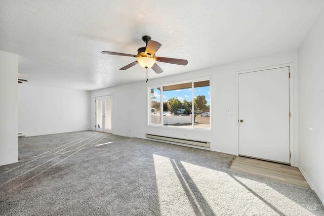 312 Carol Pl, Middleton, ID 83644