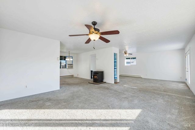312 Carol Pl, Middleton, ID 83644