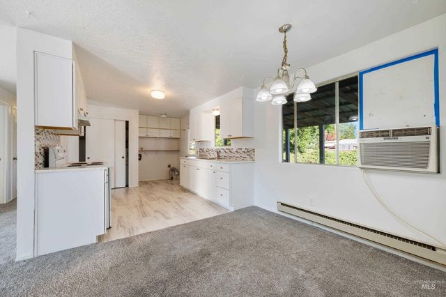 312 Carol Pl, Middleton, ID 83644