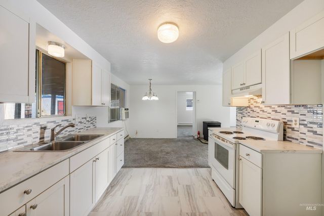 312 Carol Pl, Middleton, ID 83644