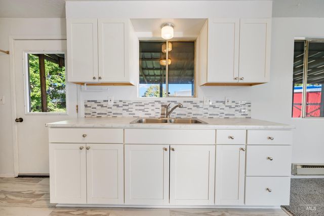 312 Carol Pl, Middleton, ID 83644
