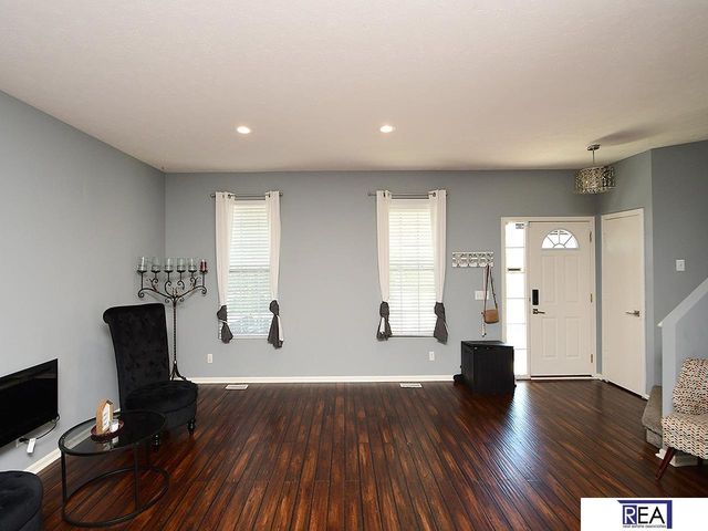 7502 N 107 Avenue, Omaha, NE 68122