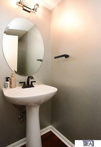 7502 N 107 Avenue, Omaha, NE 68122