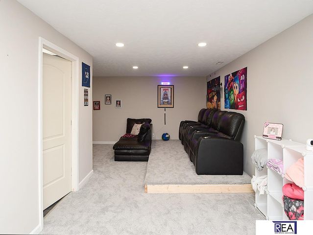 7502 N 107 Avenue, Omaha, NE 68122