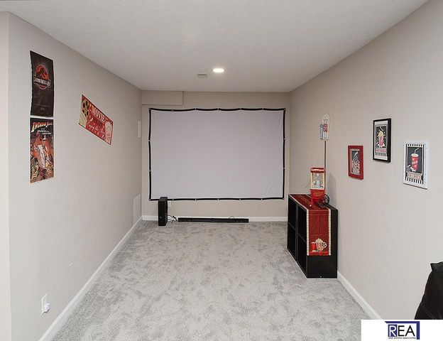 7502 N 107 Avenue, Omaha, NE 68122