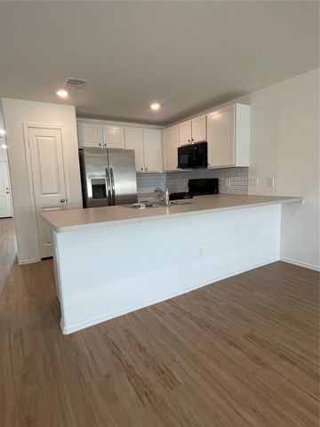 913 Gentle Moss Drive, Magnolia, TX 77354