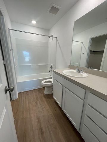 913 Gentle Moss Drive, Magnolia, TX 77354