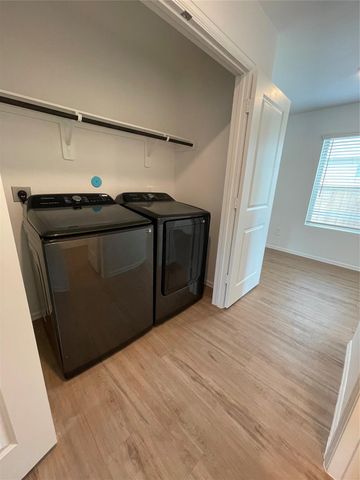 913 Gentle Moss Drive, Magnolia, TX 77354