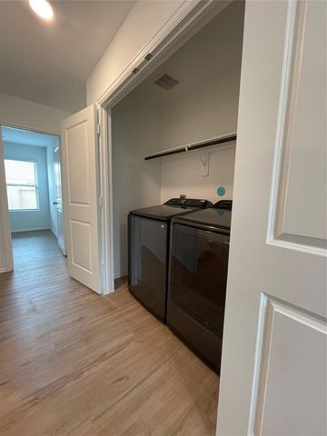 913 Gentle Moss Drive, Magnolia, TX 77354